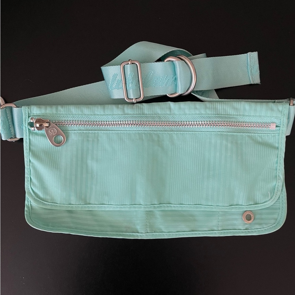 Lululemon Travel Pooch Bag - RARE Dog Walking Bag